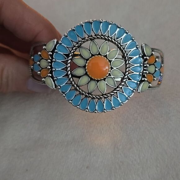Boho cuff style bracelet - Picture 6 of 10